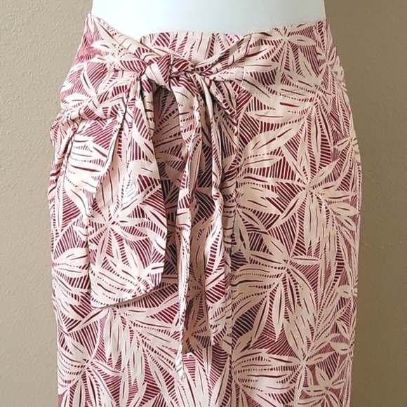 By Anthropologie Palm Leaf Printed Mini Wrap Skirt - Size 00 - Picture 7 of 10